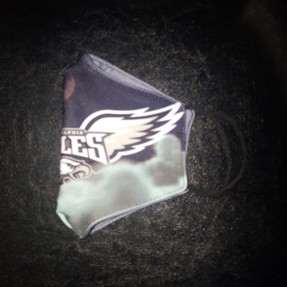❤NEW Philadelphia Eagles Face Mask❤ - Picture 4 of 8